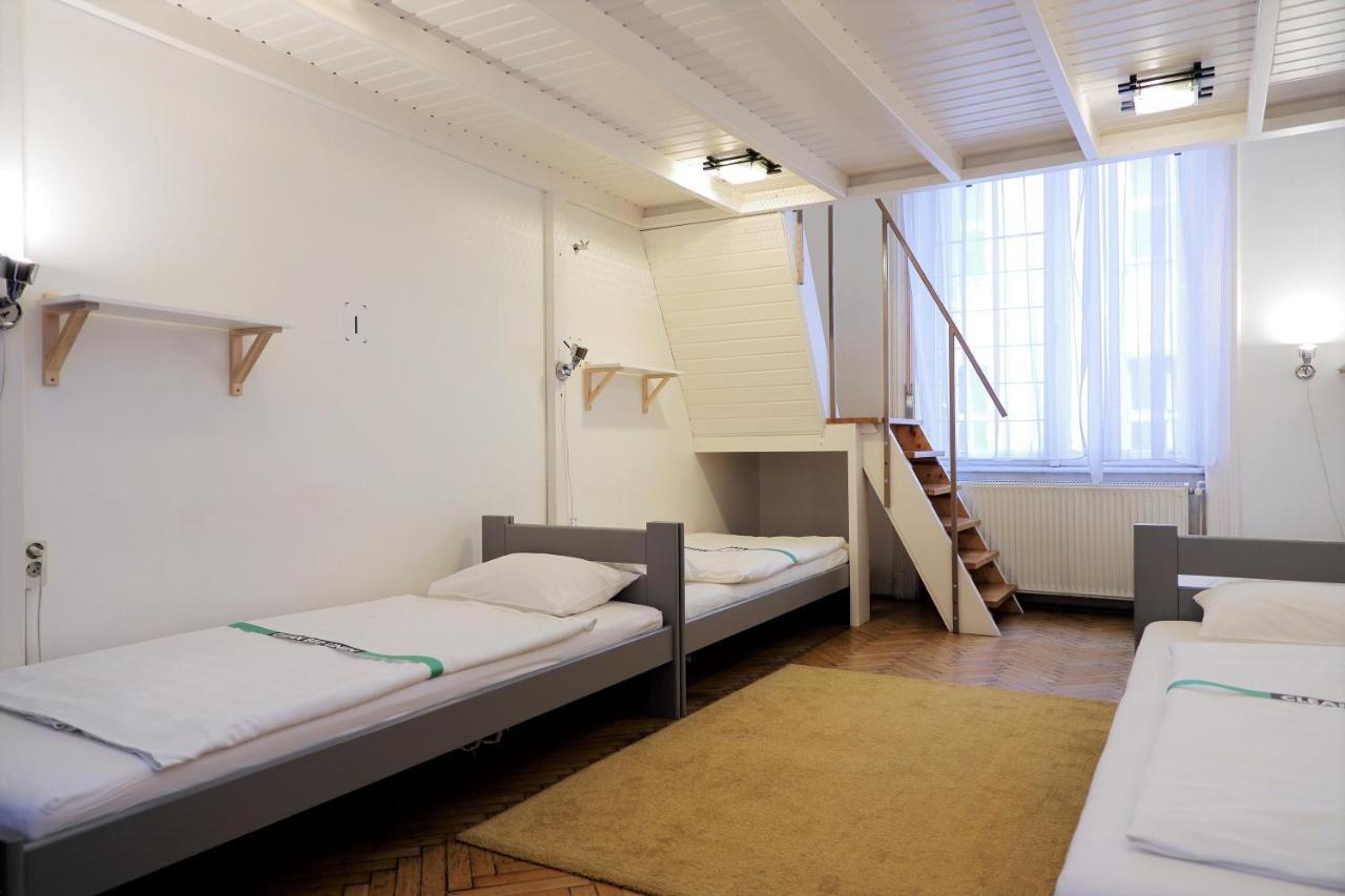 Maverick Downtown Hostel