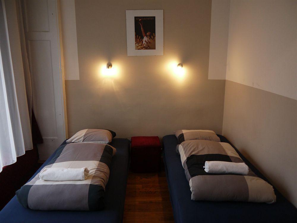 Maverick Downtown Hostel