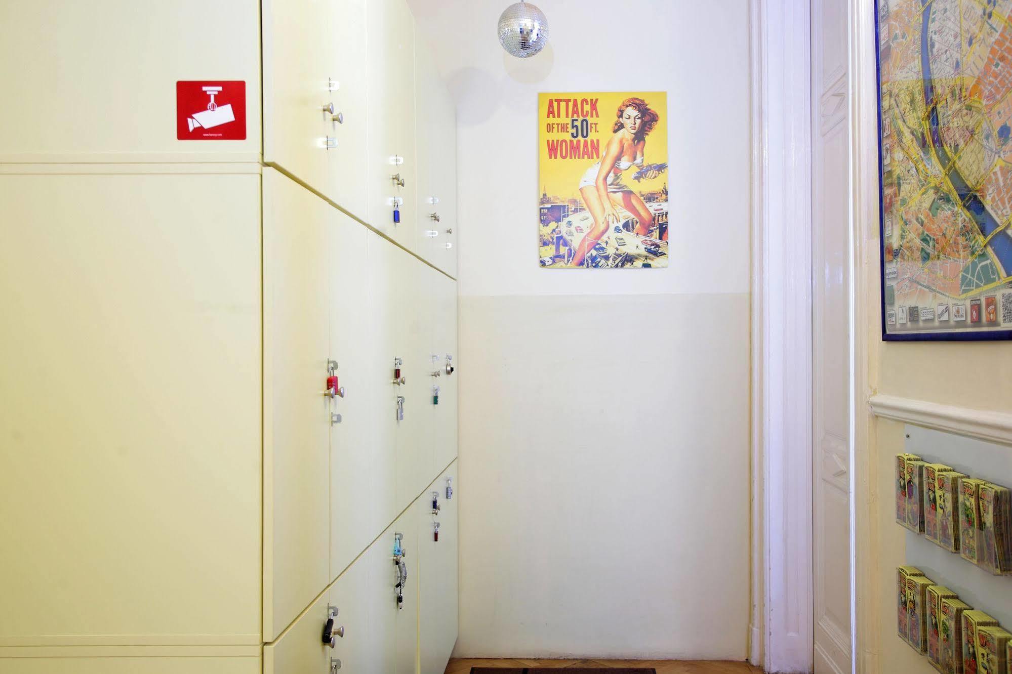 Hostel Maverick Downtown *